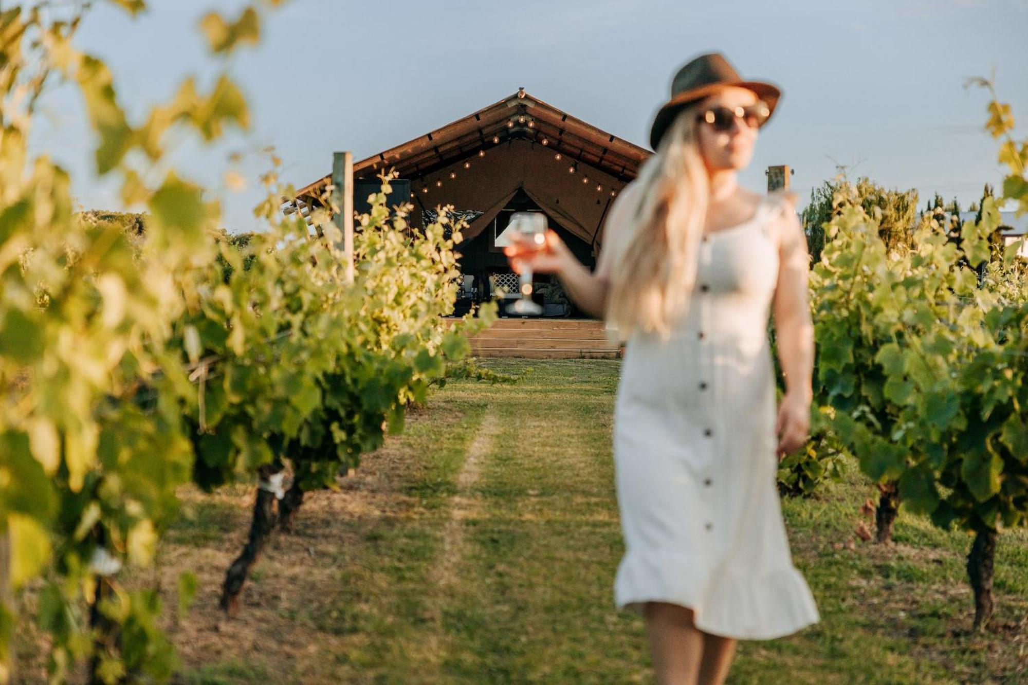 Villas & Vines Glamping Гастінгс Екстер'єр фото